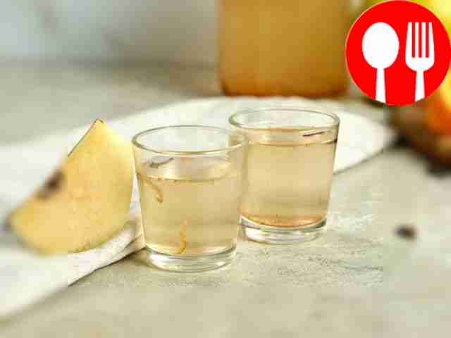 Simple quince moonshine