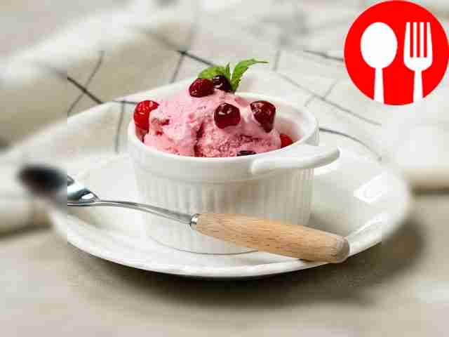 Пломбир с брусникой