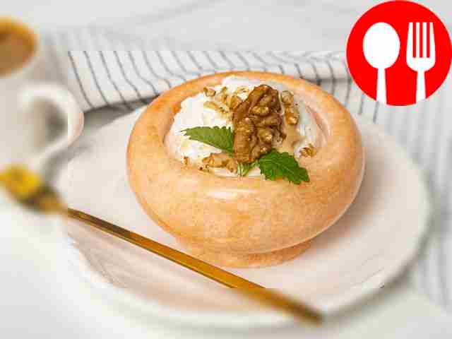 Ice cream with honey