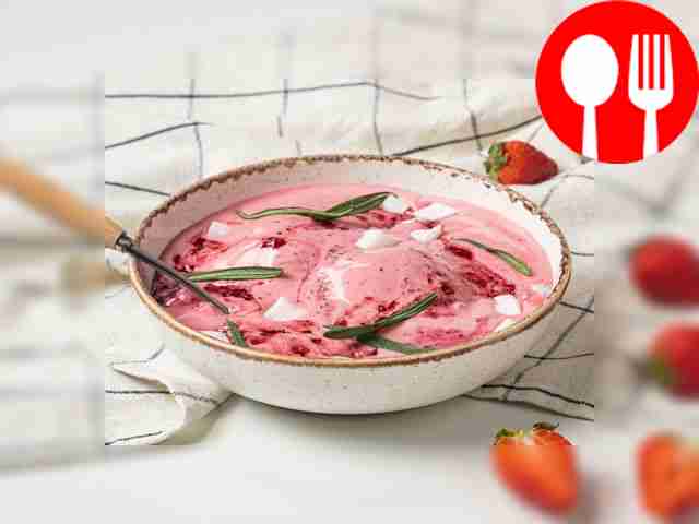 Ice cream with blueberry jam