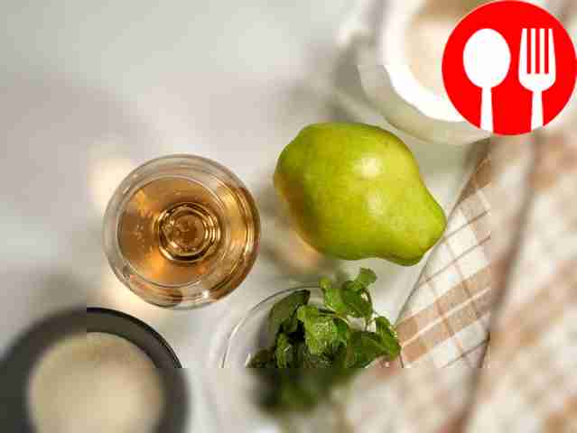 Айву хорошо вымойте щеткой, снимите кожуру,...