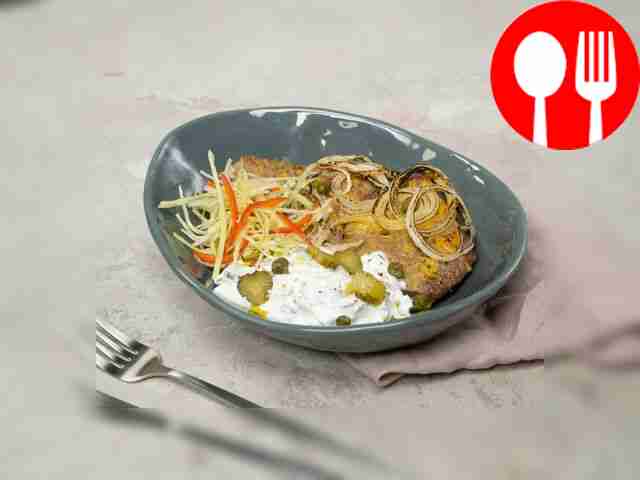 Отбивная с корнишонами