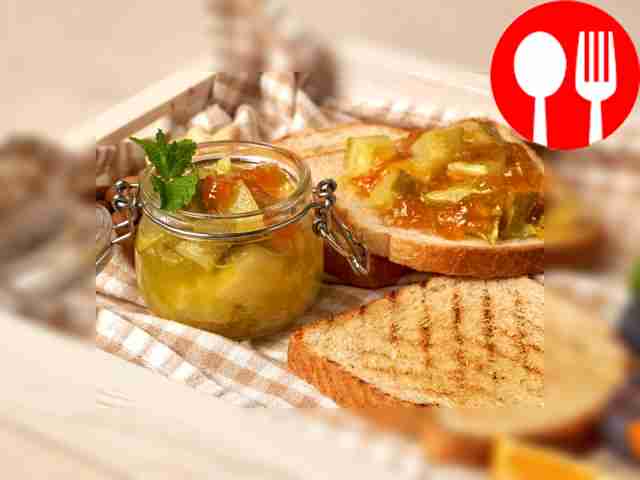 Zucchini jam with orange for toast