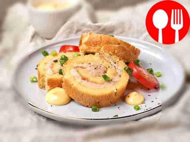 Egg roll with minced chicken