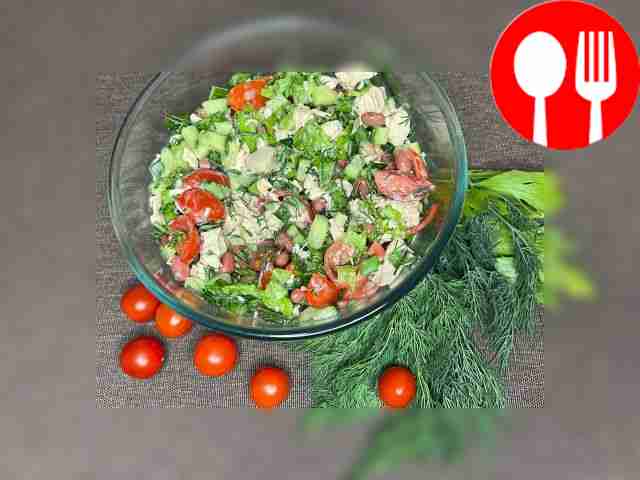 Салат с курицей и фасолью «Рио»
