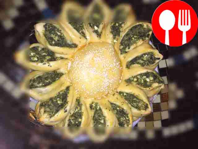 Pie with spinach and egg “Sunflower”