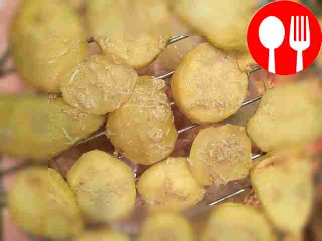 Microwave potatoes with garlic