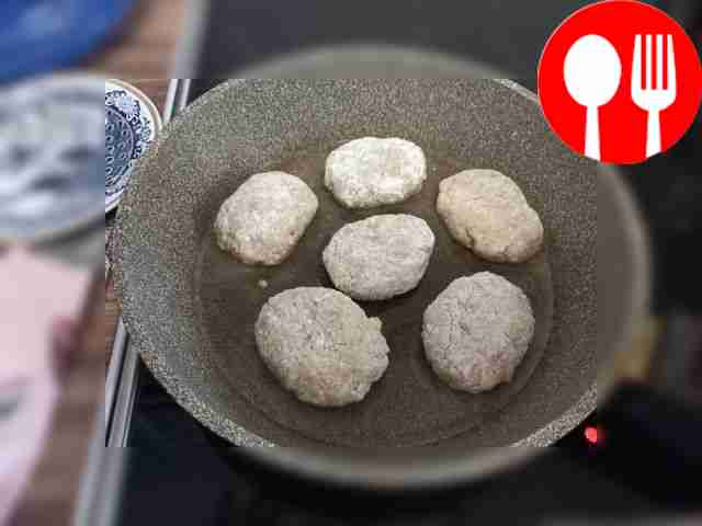 Curd and meat cutlets