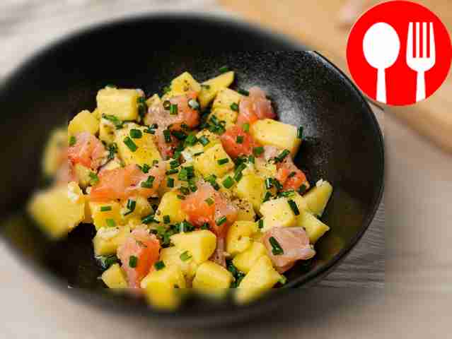 Salad with salmon and potatoes