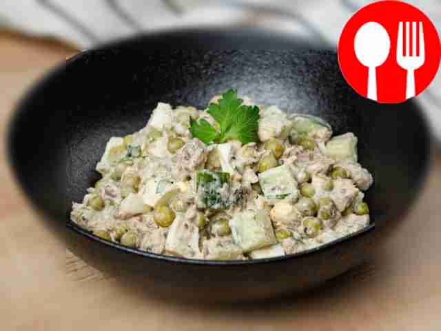 Салат из сардины с зеленым горошком