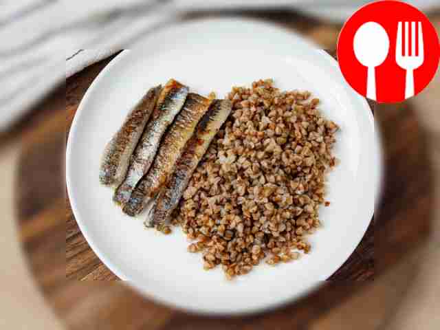 Fried sardine with buckwheat