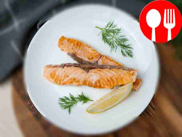 Steamed salmon without a steamer