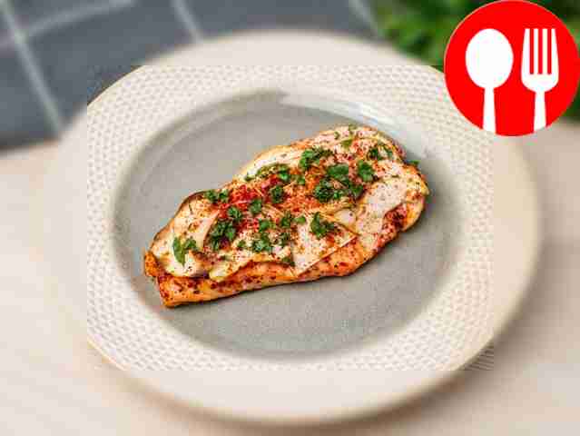 Salmon in lime juice, baked with apple