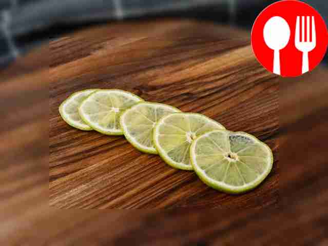 Cut the lime into thin slices.