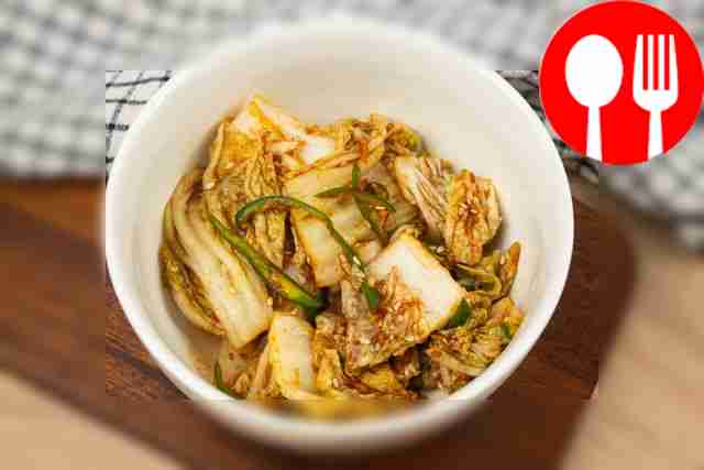 Kimchi with soy sauce and hot pepper