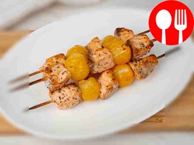 Salmon skewers in the oven