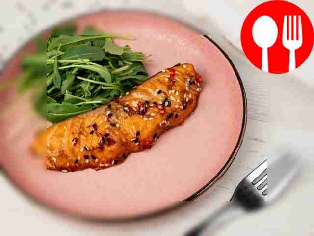 Salmon baked in Thai style