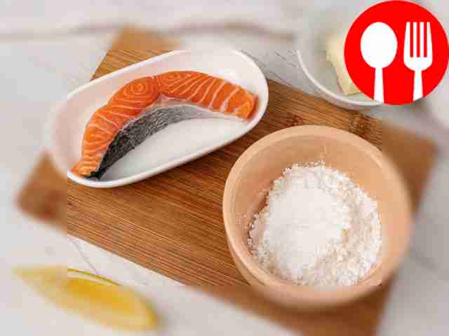 Разморозьте рыбу, тщательно помойте её и...