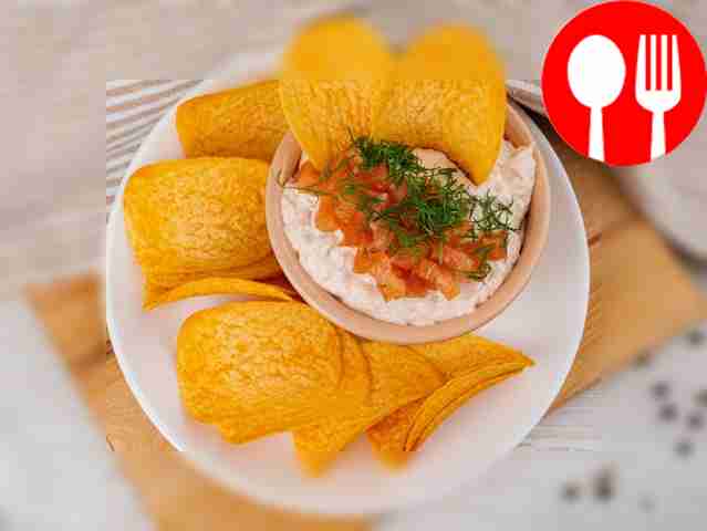 Smoked salmon dip with chips