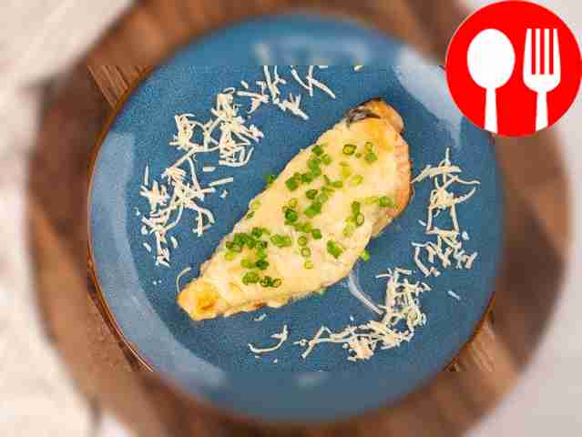 Baked salmon with cheese and mustard