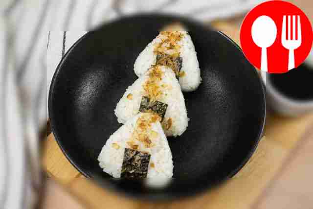 Easy onigiri recipe with tuna flakes