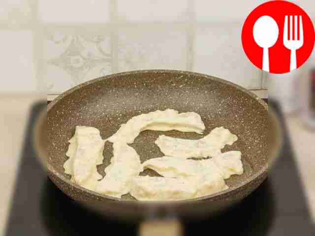 Разогрейте сковороду с растительным маслом и...