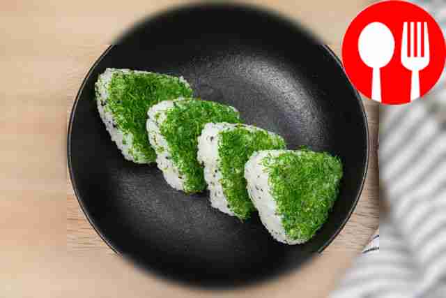 Onigiri with cod liver