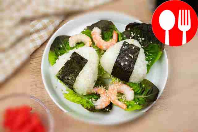 Онигири с креветками