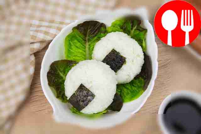 Onigiri with sausages and sweet chili sauce