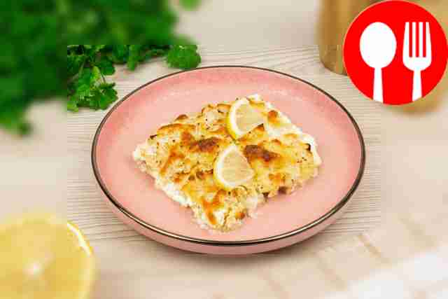 Судак в духовке с яблоками и сливками