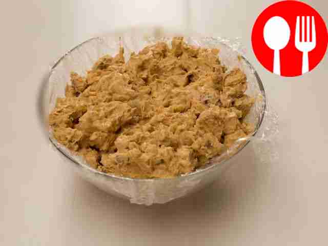 Pour nuts and cookies into the resulting mass...