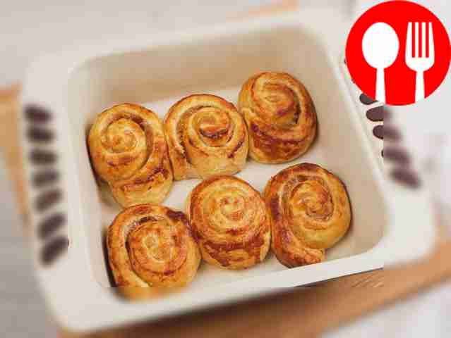 Bake snail buns for 25 minutes in an oven...