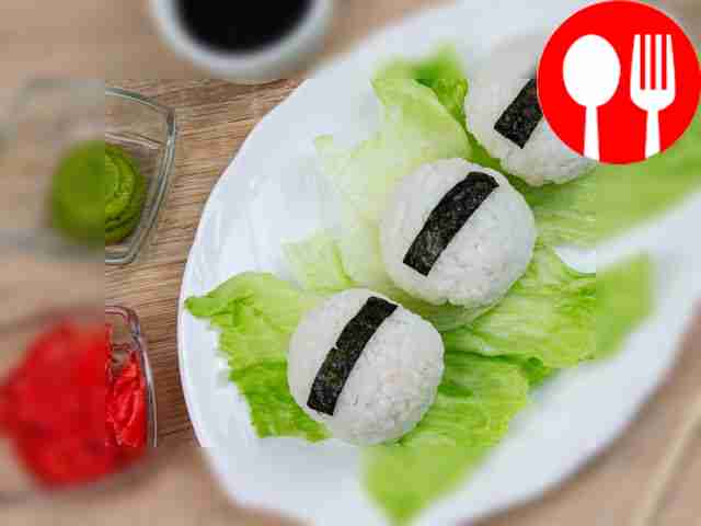 Round onigiri with squid