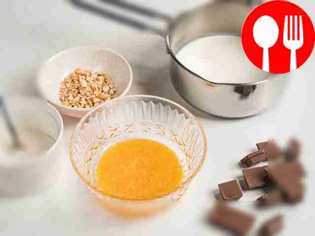 Prepare your ingredients. Mix cream and milk...