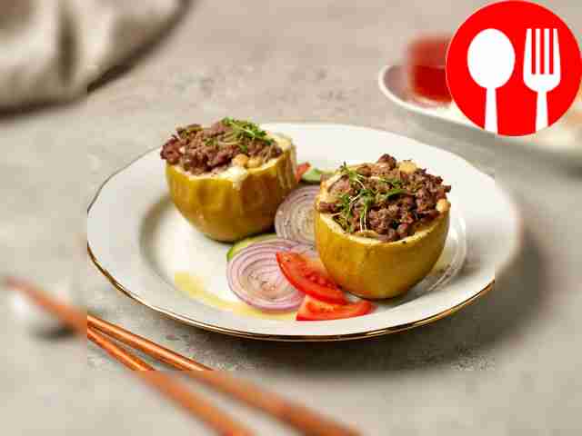 Quince with minced turkey