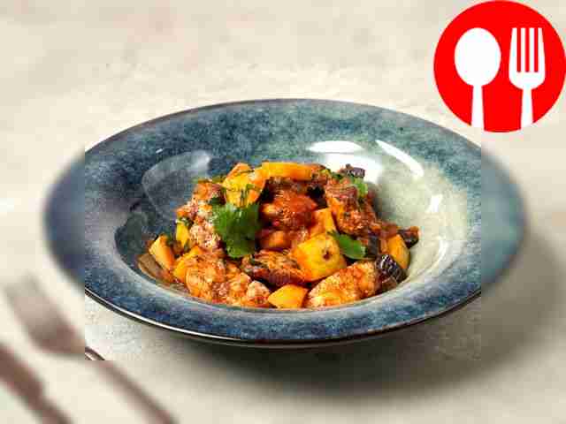 Chicken with quince and prunes