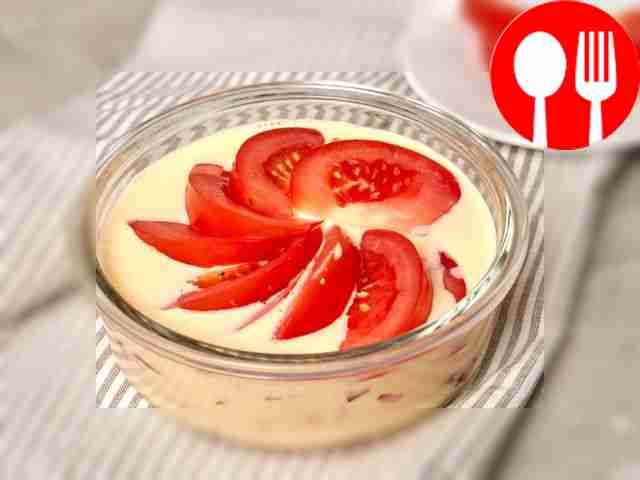 Запекайте мусаку. Разогрейте духовку до 200...