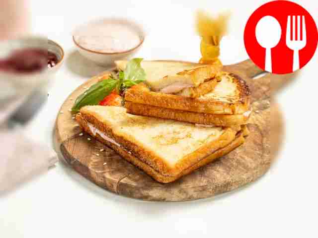 Тост с ягодами