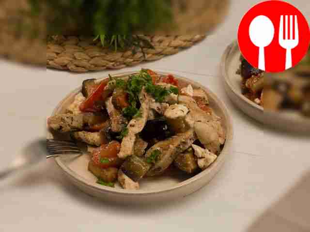 Warm salad with chicken