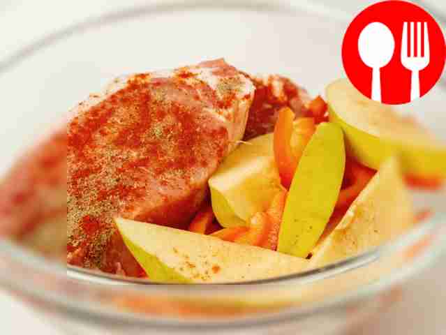 Bake pork with quince. Preheat the oven to 180...