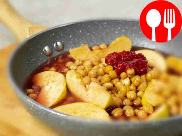 Stew the meat with quince and chickpeas. Pour...