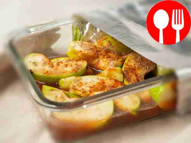 Bake the quince. Preheat the oven to 180...