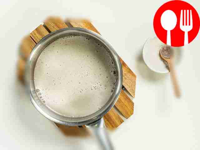 Prepare agar-agar. Pour agar-agar into a glass...