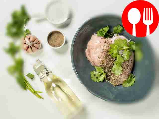 Подготовьте куриную грудку. Соедините...