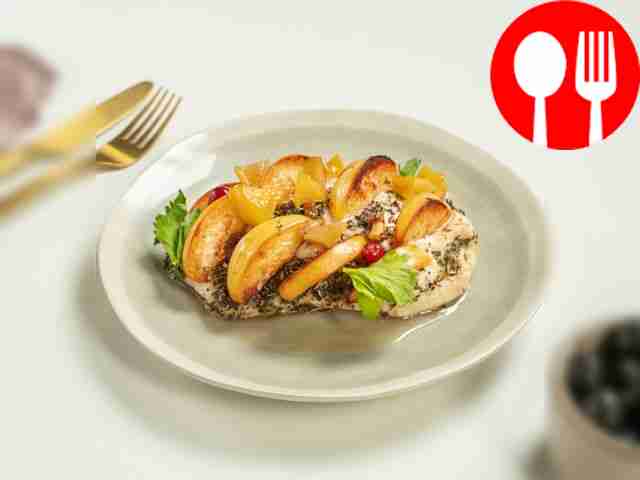 Куриная грудка с айвой