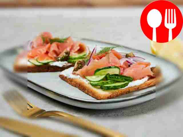 Тост с форелью