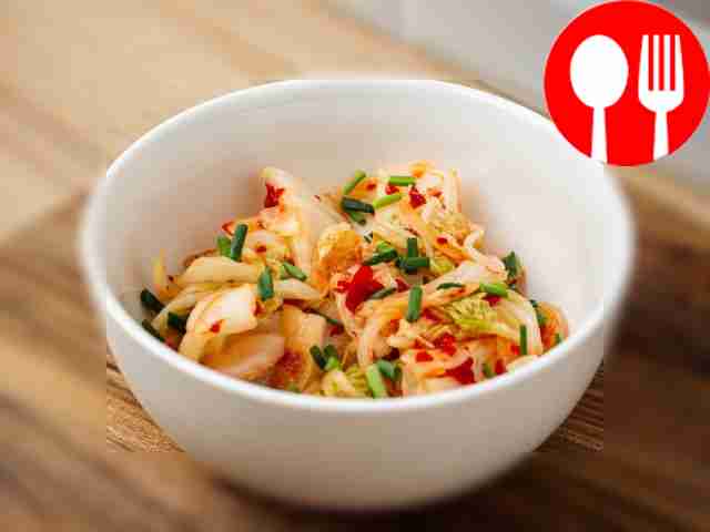 Маринованный кимчи с луком