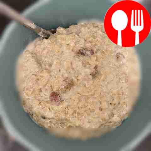 Oatmeal with aromatic berries