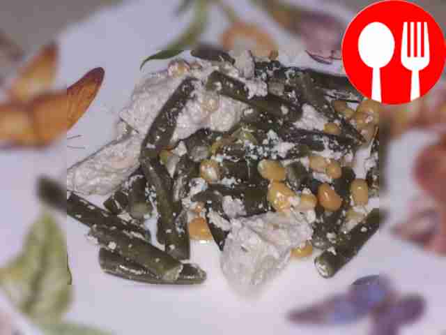 Turkey with green beans and creamed sweet corn