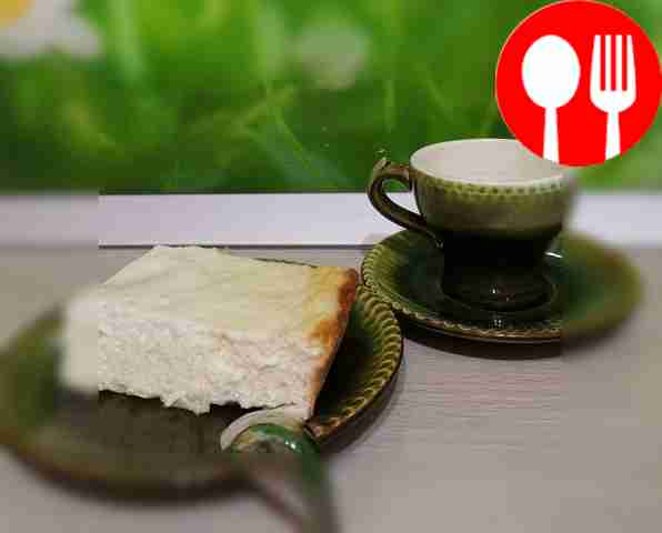 Cottage cheese casserole with sour cream filling